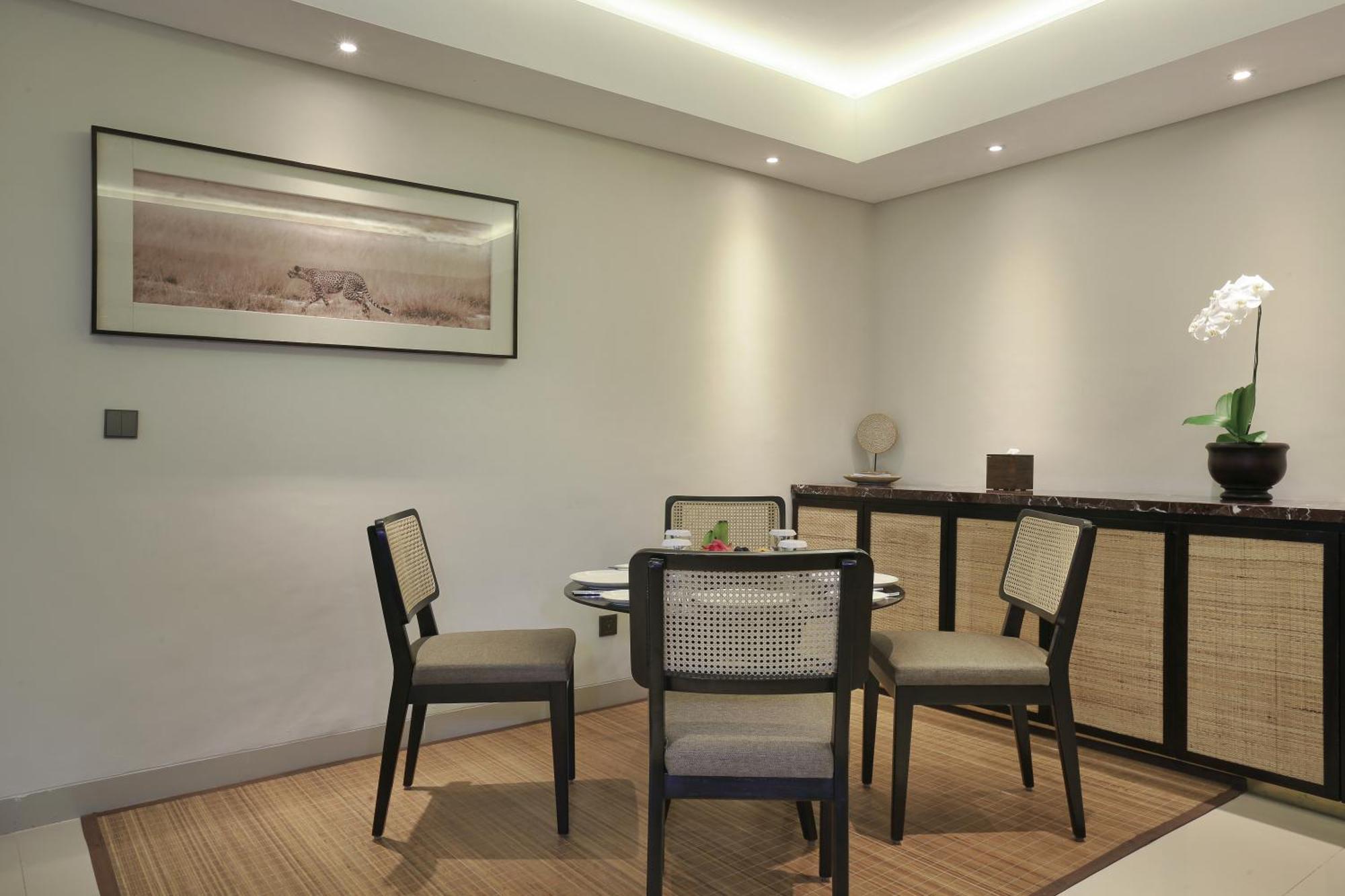 Sanctoo Suites & Villas Sukawati  Exterior photo